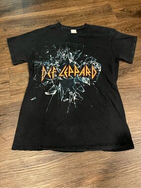 Def Leppard 2016 Tour Shirt size Small Black Graphic Band Tee Concert T-Shirt